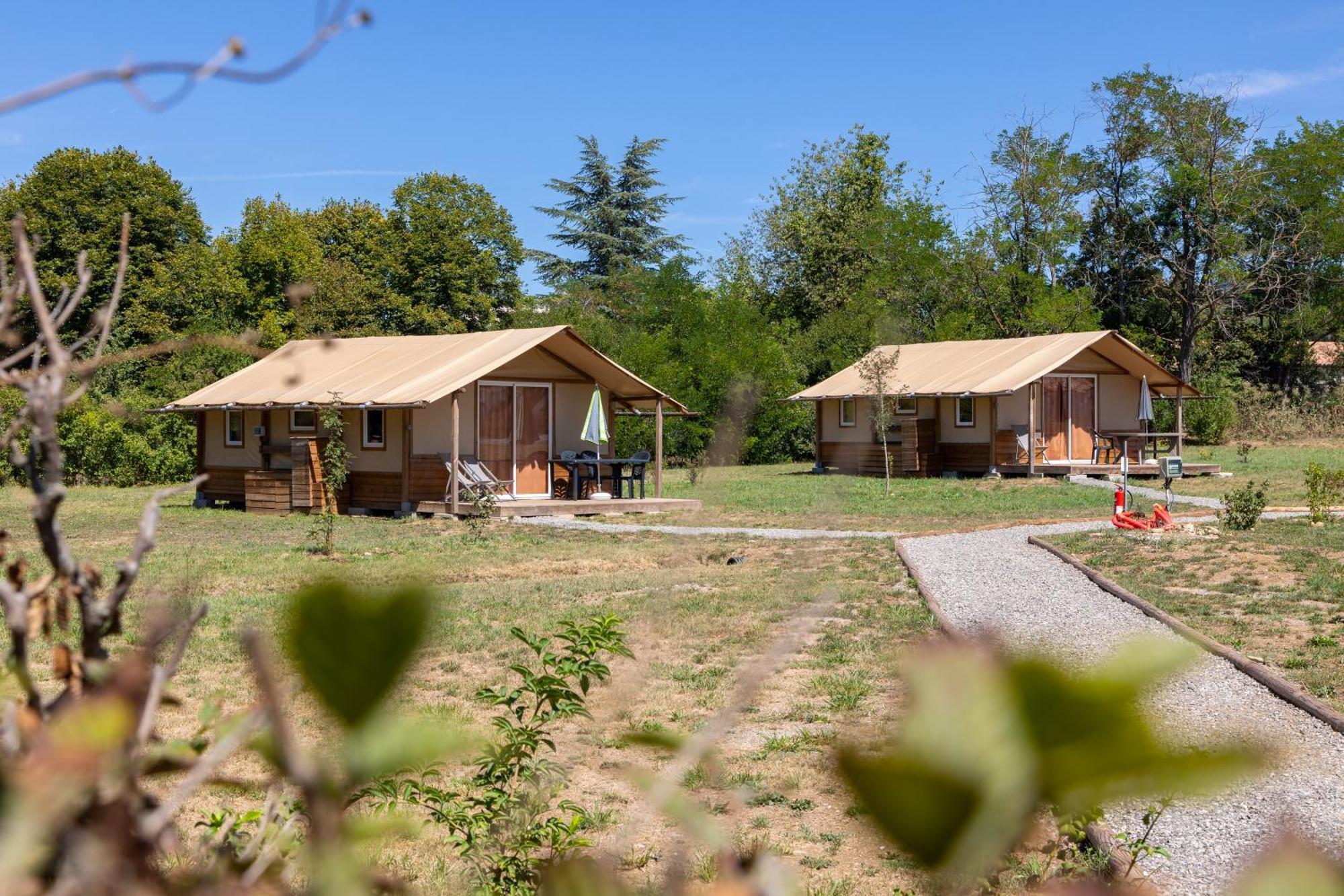 Camping Sites Et Paysages Les Pres Hauts Систерон Экстерьер фото